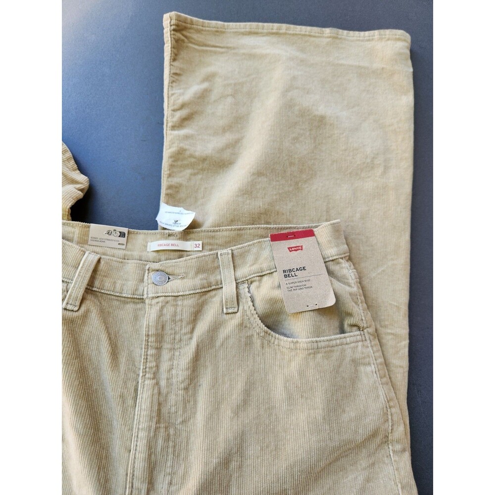 NWT Levis Premium Ribcage Wide Leg Corduroy Pants Size 32 X 32 Bell Bottom Retro